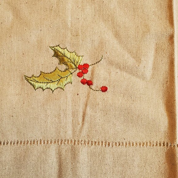 Linen Christmas Holiday Decorative Holly Berry Kitchen Towel - Picture 4 of 4
